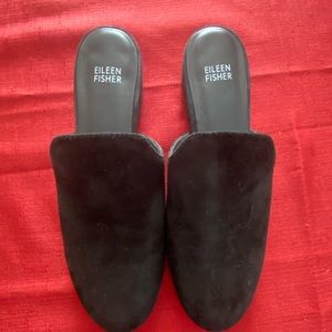 EILEEN FISHER Black suede mules